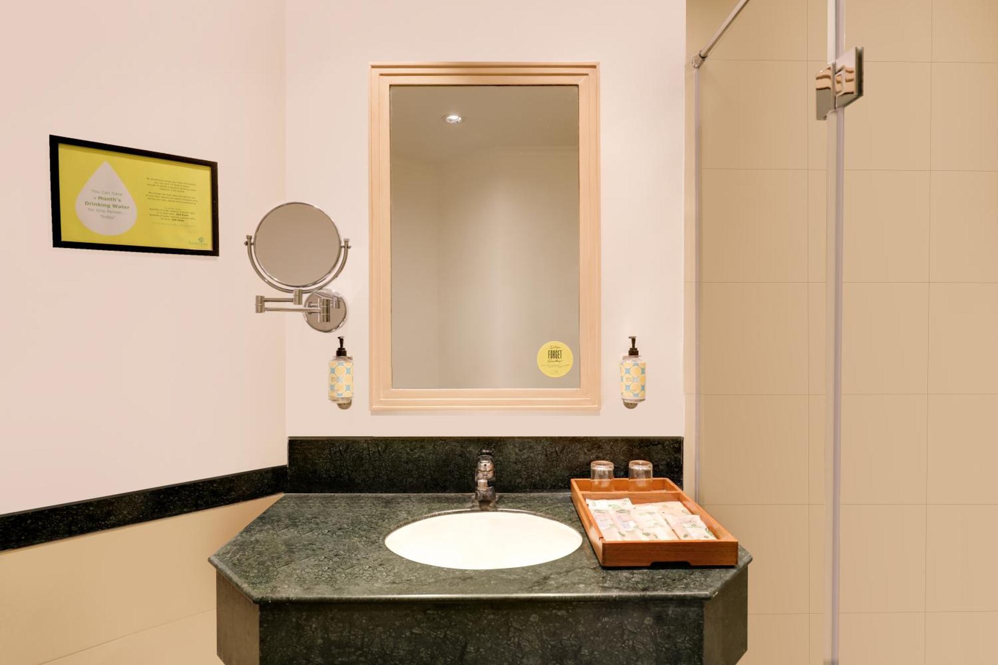 הינג'וואדי Lemon Tree Hotel Hinjewadi Pune מראה חיצוני תמונה