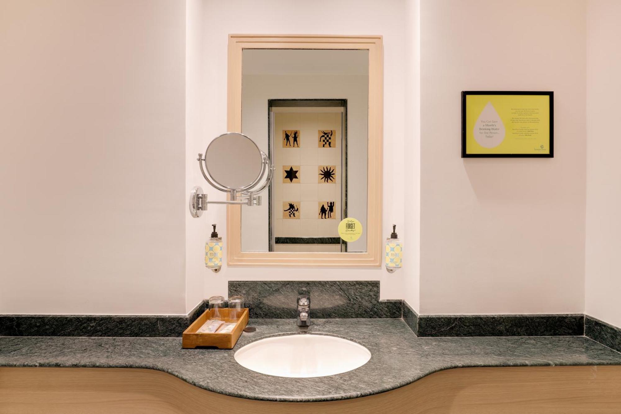 הינג'וואדי Lemon Tree Hotel Hinjewadi Pune מראה חיצוני תמונה